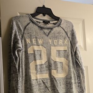 Gray New York 25 Women's burnout Long Sleeve Shirt/Sweatshirt small Soft! ❤️